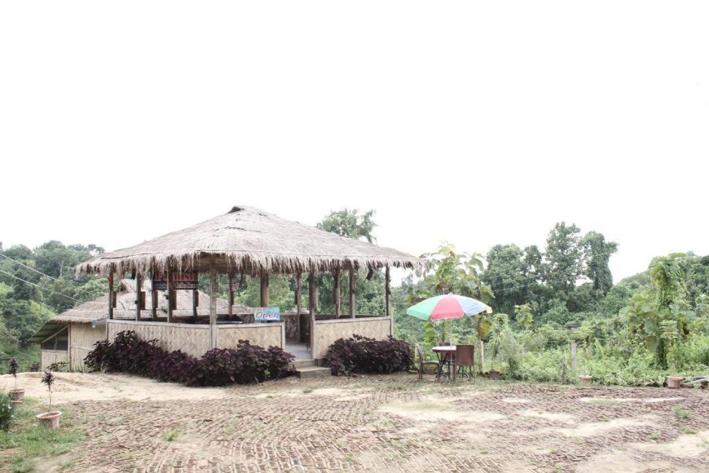 Fanush Resort Bandarban Екстер'єр фото